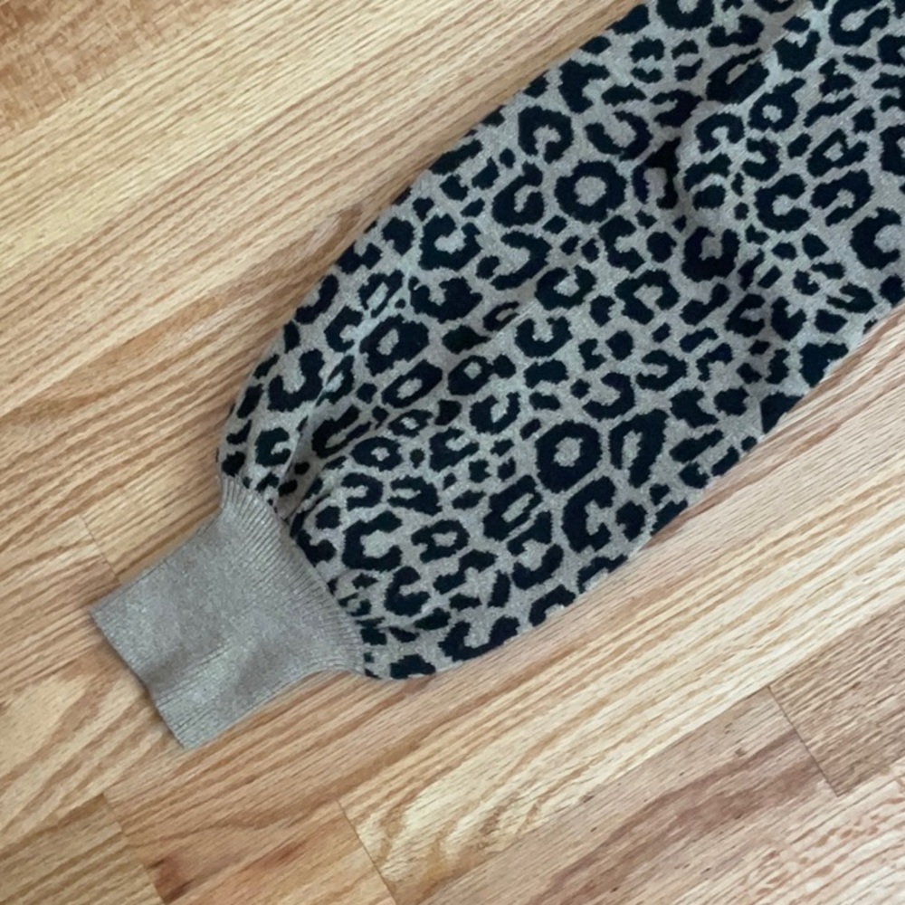 Leopard Print Bell Puff Sleeve A&F Sweater - image 2